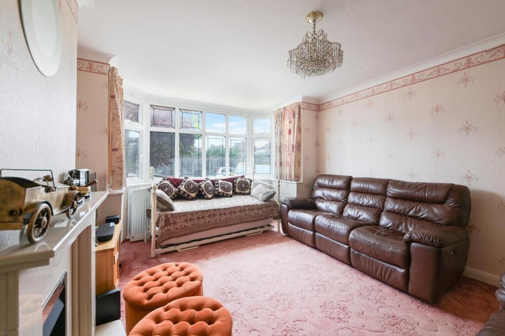 WOODSTONE AVENUE, (8).jpg