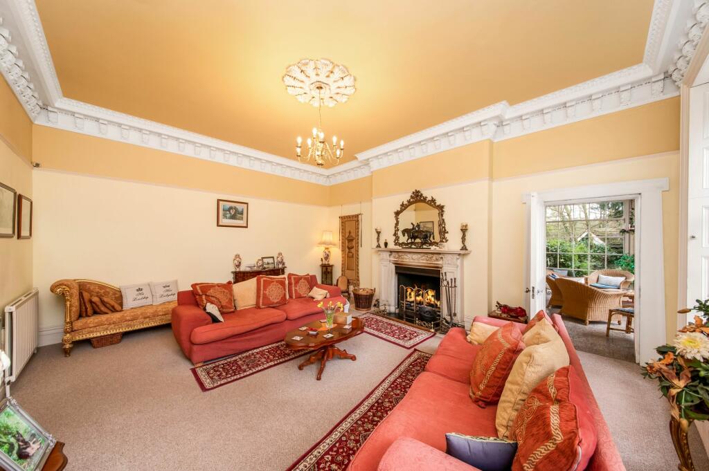 SITTING ROOM