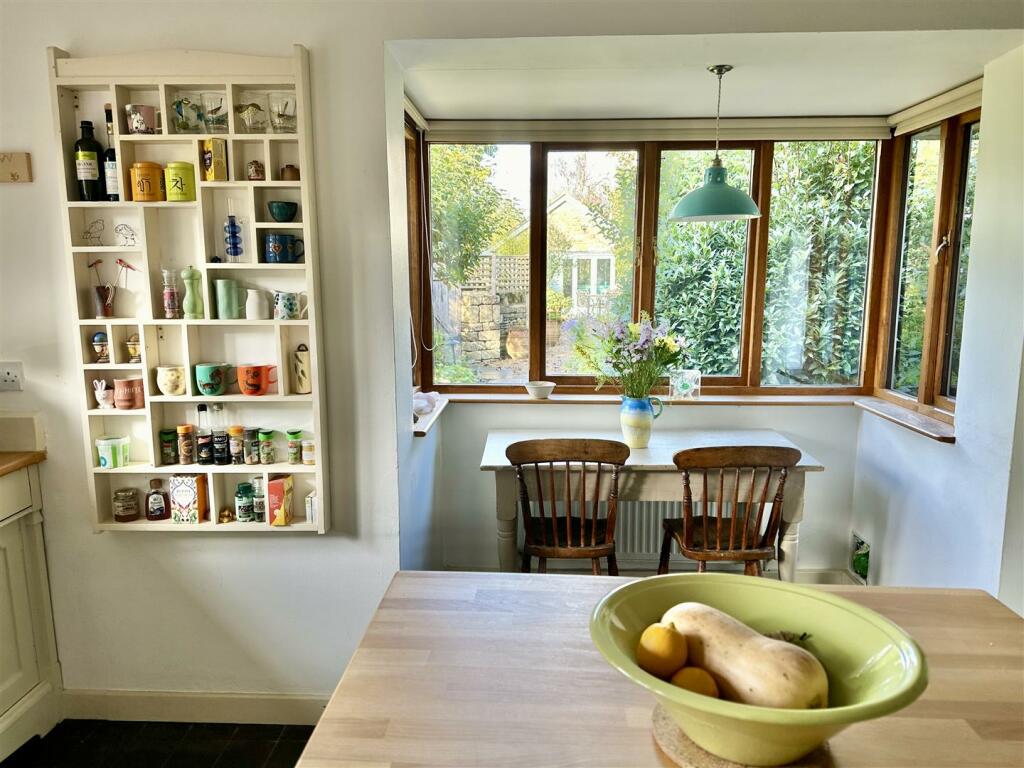Kitchen 3.JPG