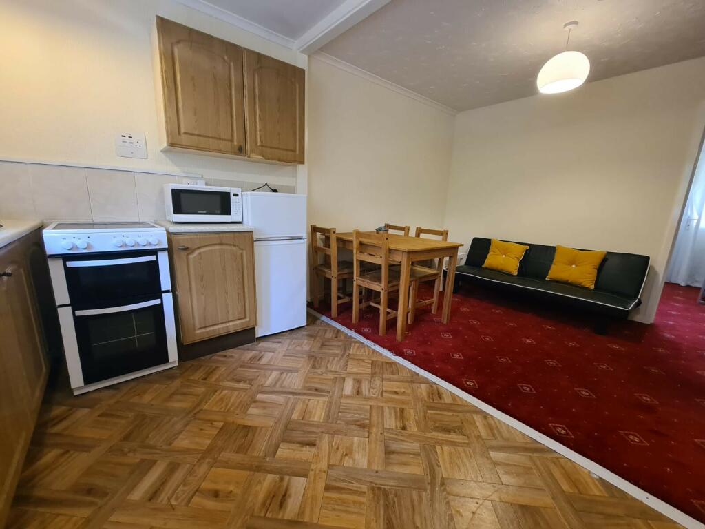Kitchen &amp; Dining
