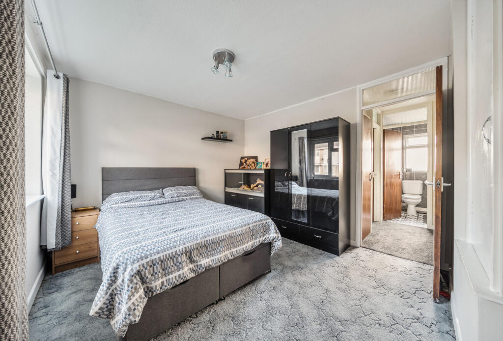 1372946-21-6900d8...