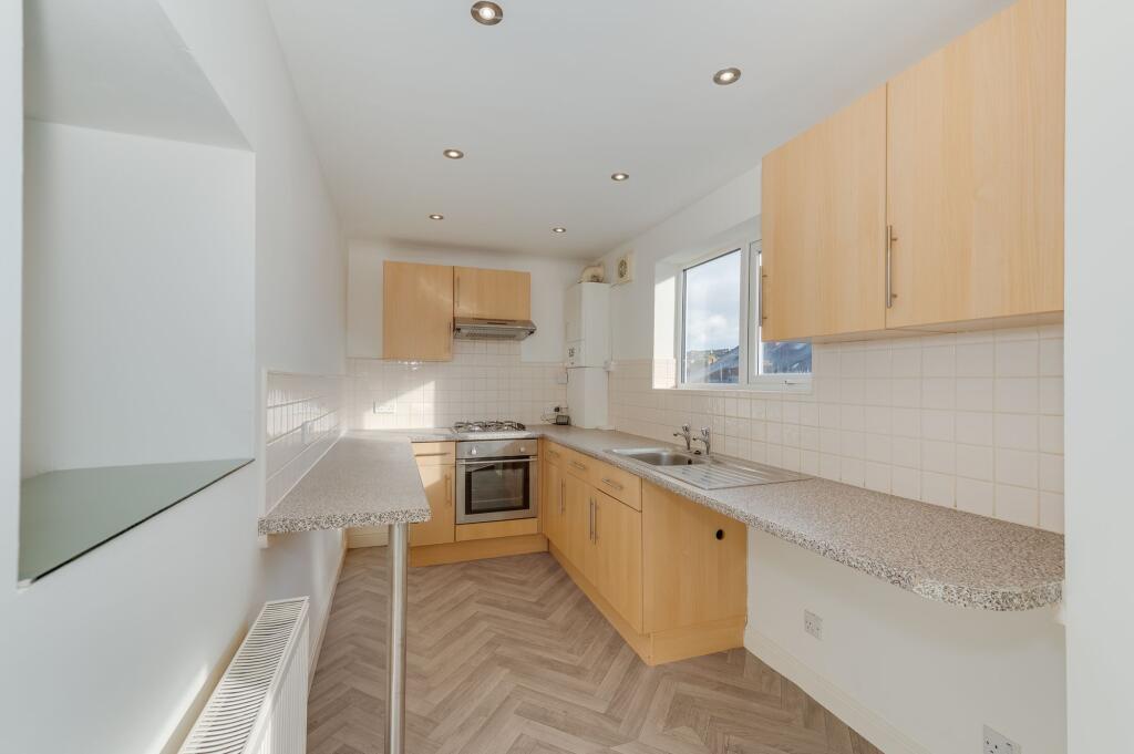 KITCHEN AND DINER/LOUNGE