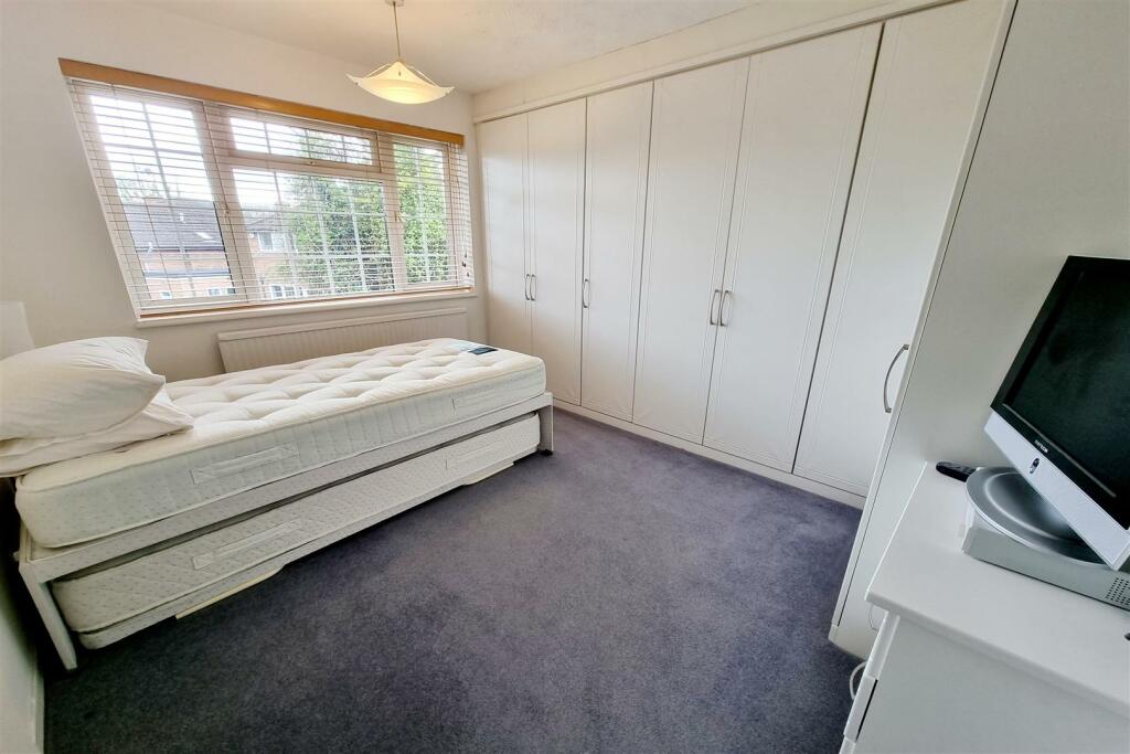 BEDROOM 2: