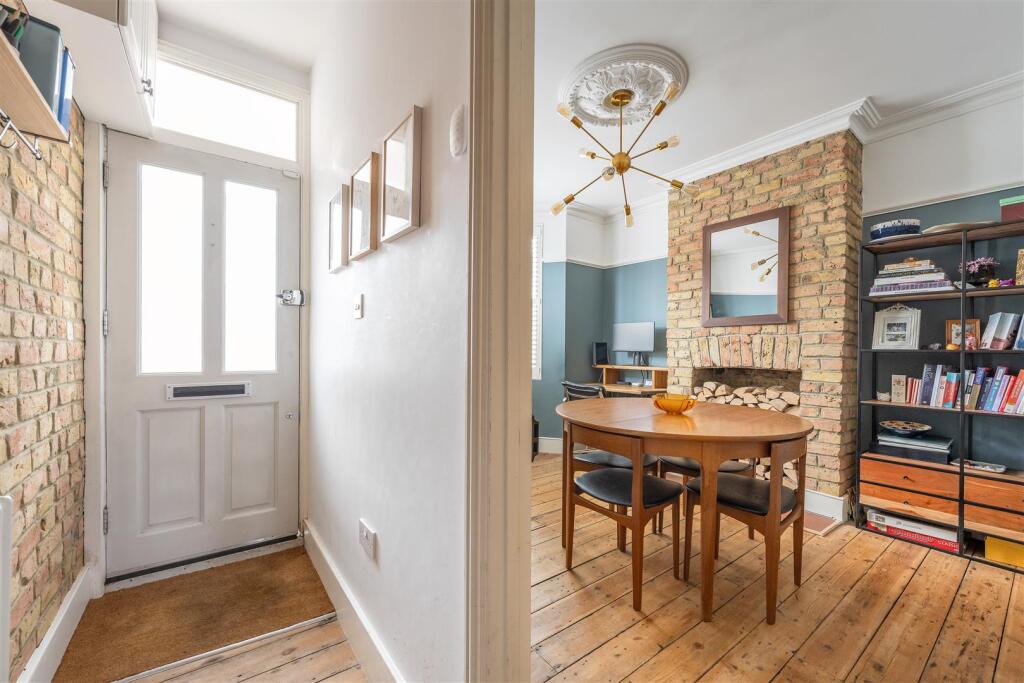 Vansittart Road, E11