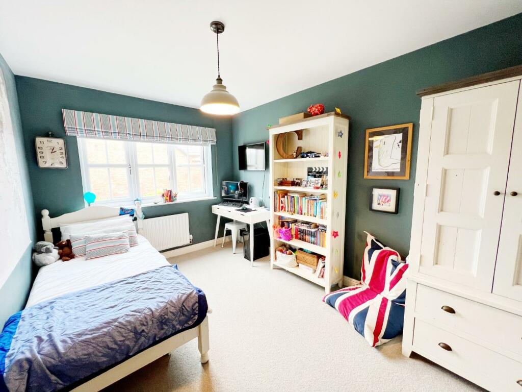 Bedroom 4 pic 2.jpg