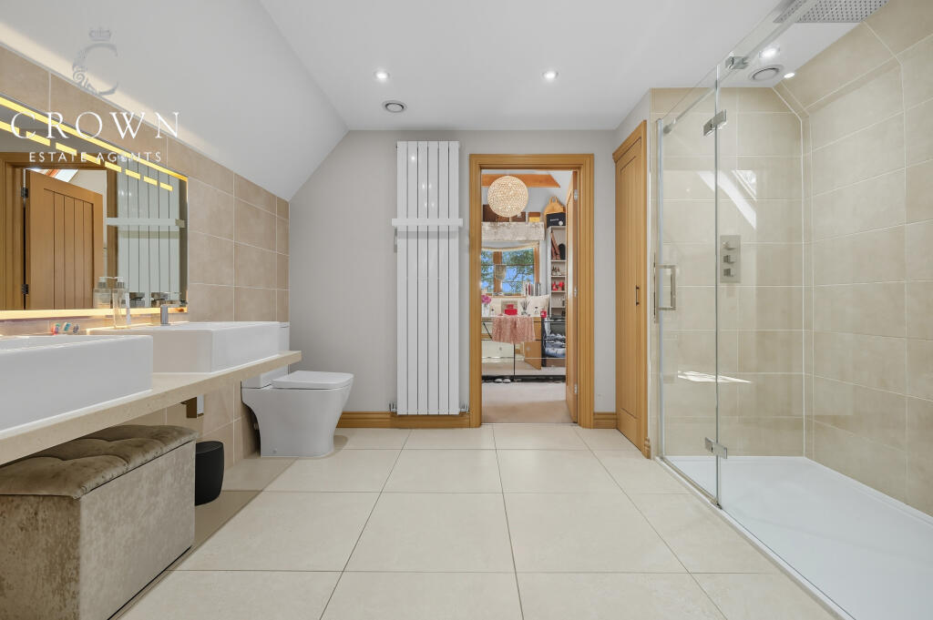 Master Bedroom Twin En-Suite