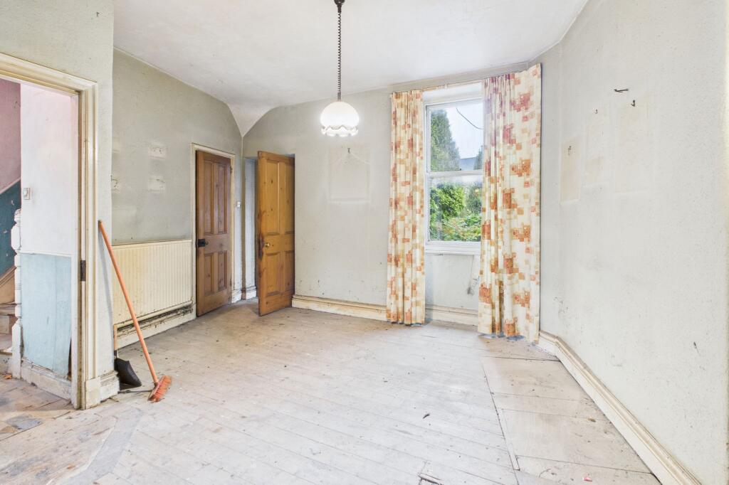 SITTING ROOM
