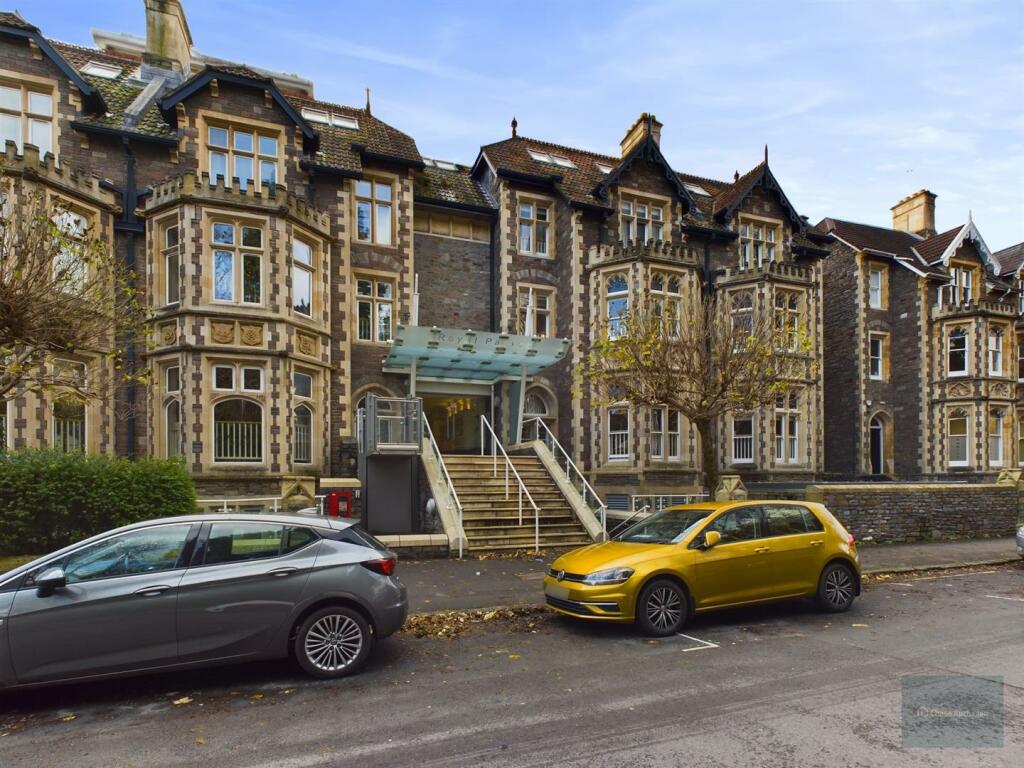 CAM02525G0-PR0032-ST