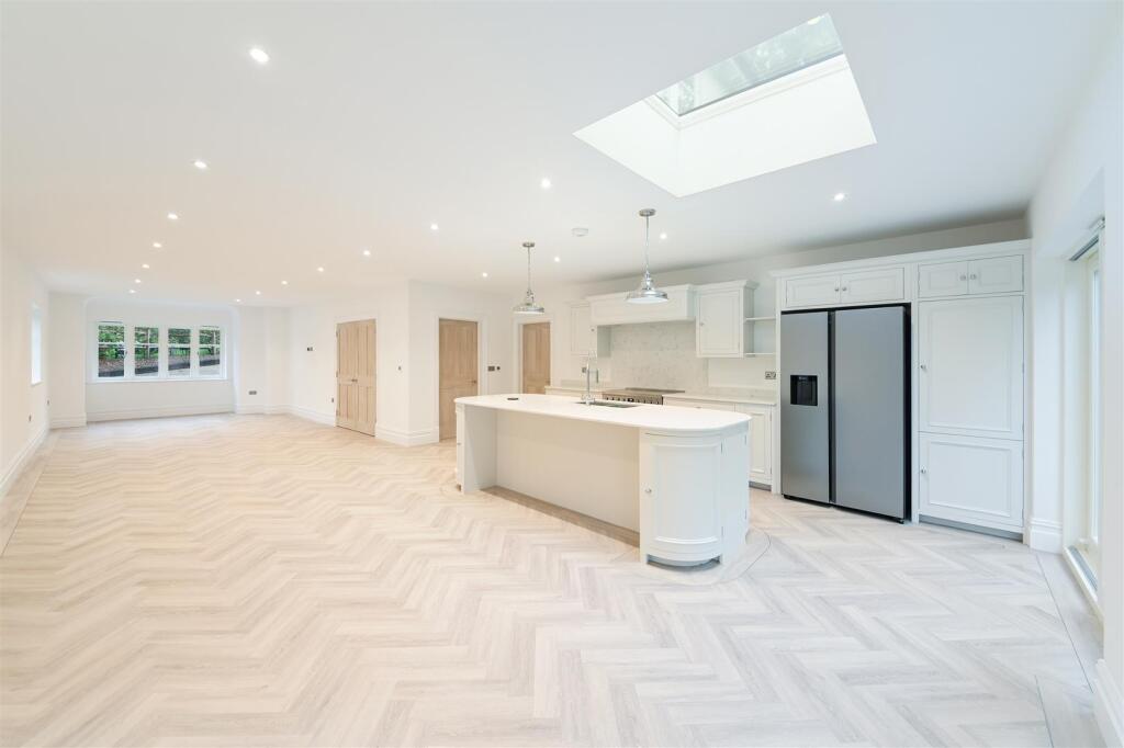 THE AVENUE,13B- (26).jpg