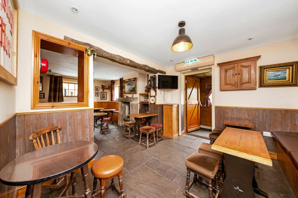 SMITHY ARMS