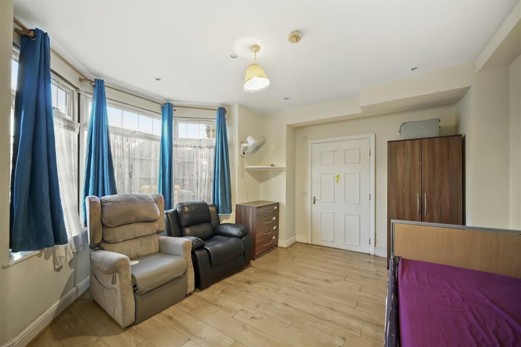 30 Sudbury Avenue - oCNkapcNrQ1eB8Kc77nK.jpg