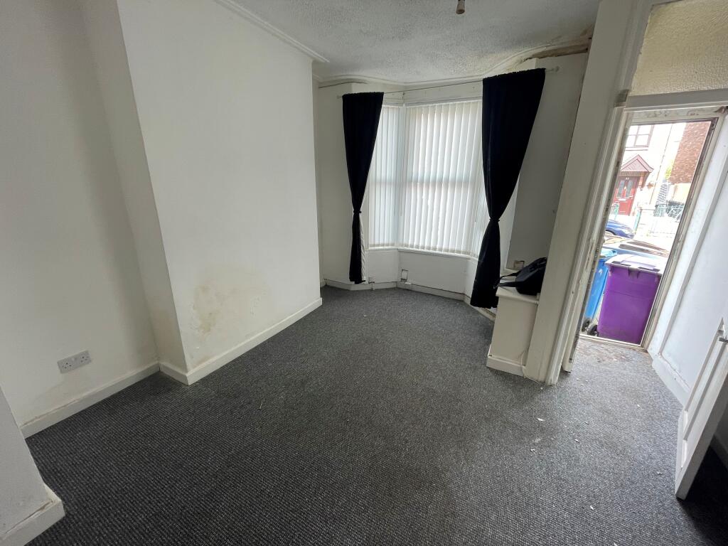 Lounge 2 T202504291532.jpg