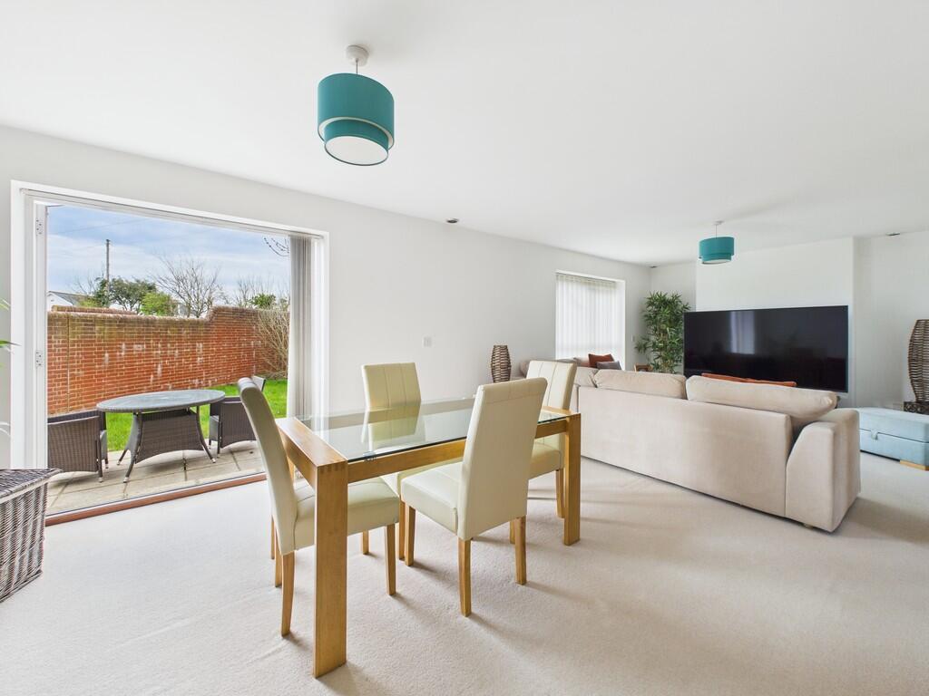 CAM05068G0-PR0013...