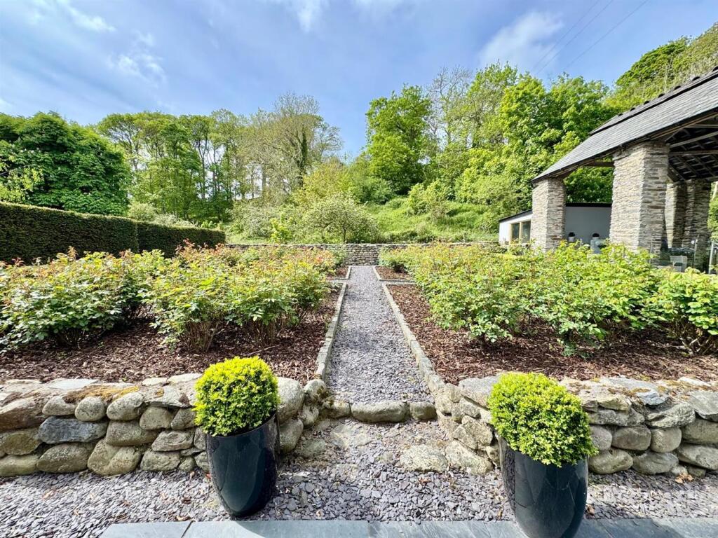 PHOTO-2025-05-18-18-17-01 (20).jpg