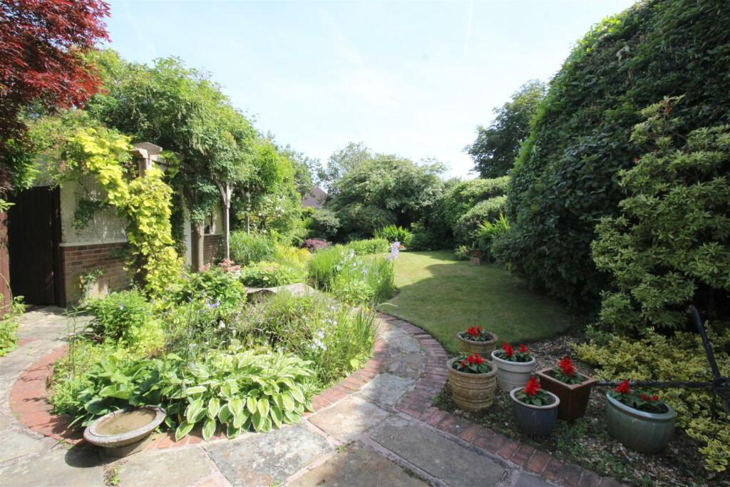 St Annes Road East, 202, outside 2.JPG