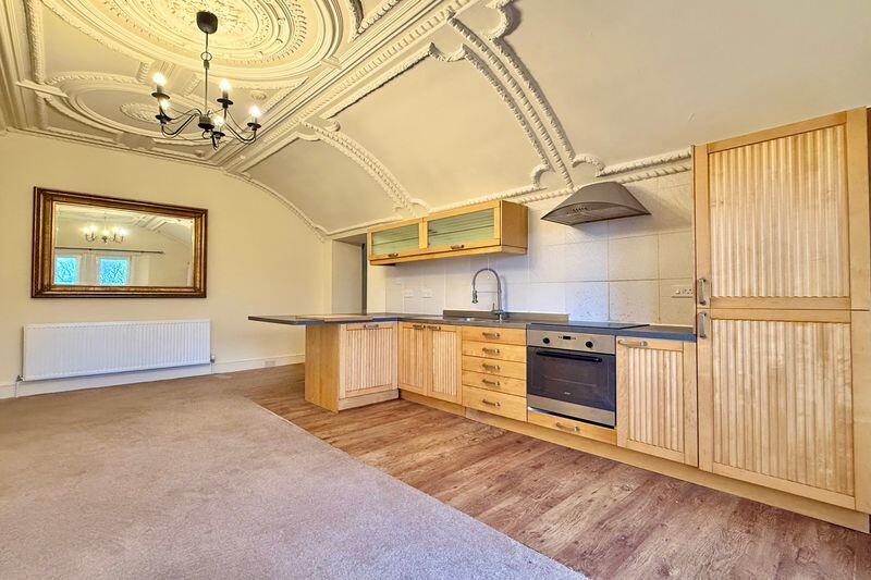 20' Living Room/Kitchen