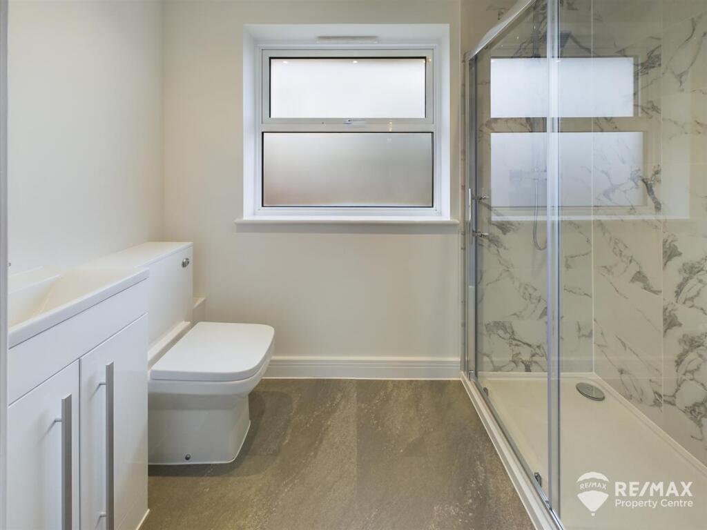 En-suite Shower Room.jpg