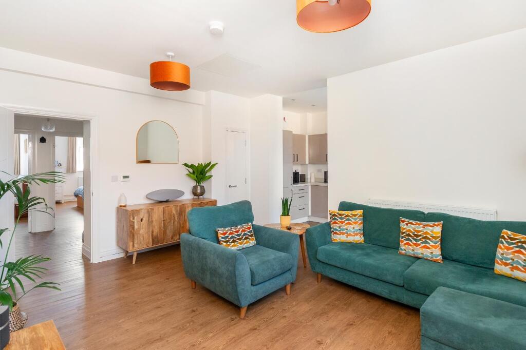 7C4HFS - Living Room B.jpg