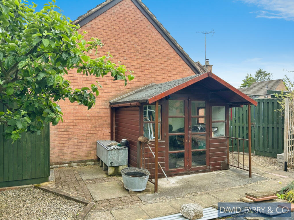 3 bedroom detached bungalow