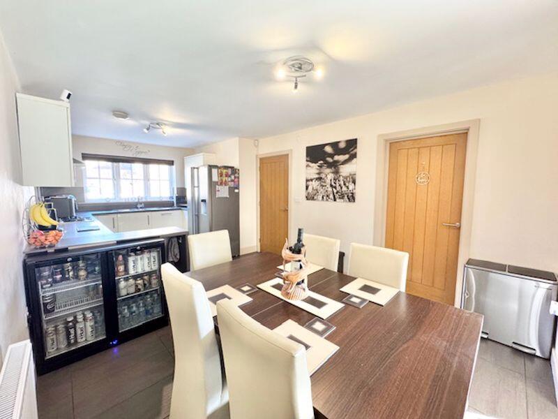 Breakfast kitchen diner