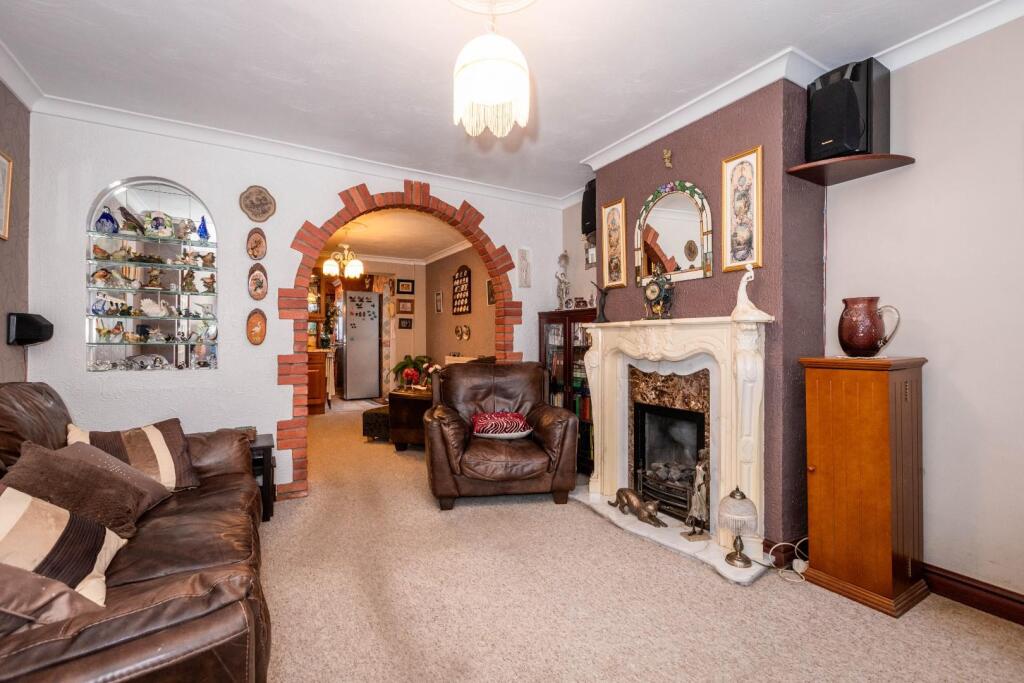 Gorse Close-20.jpg