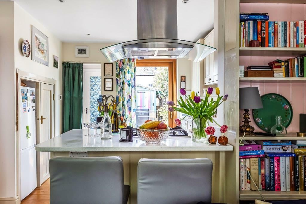 Breakfast bar lifestyle.jpg