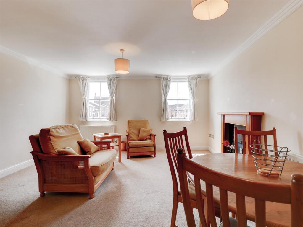 Living/Dining Room
