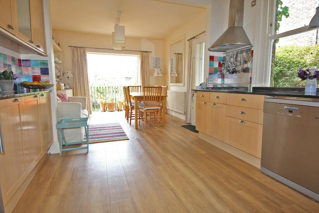Kit/Breakfast Room