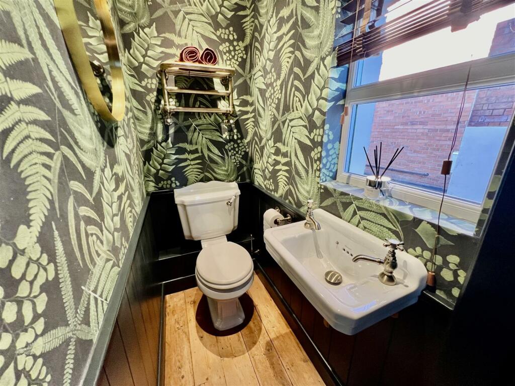 GROUND FLOOR WC