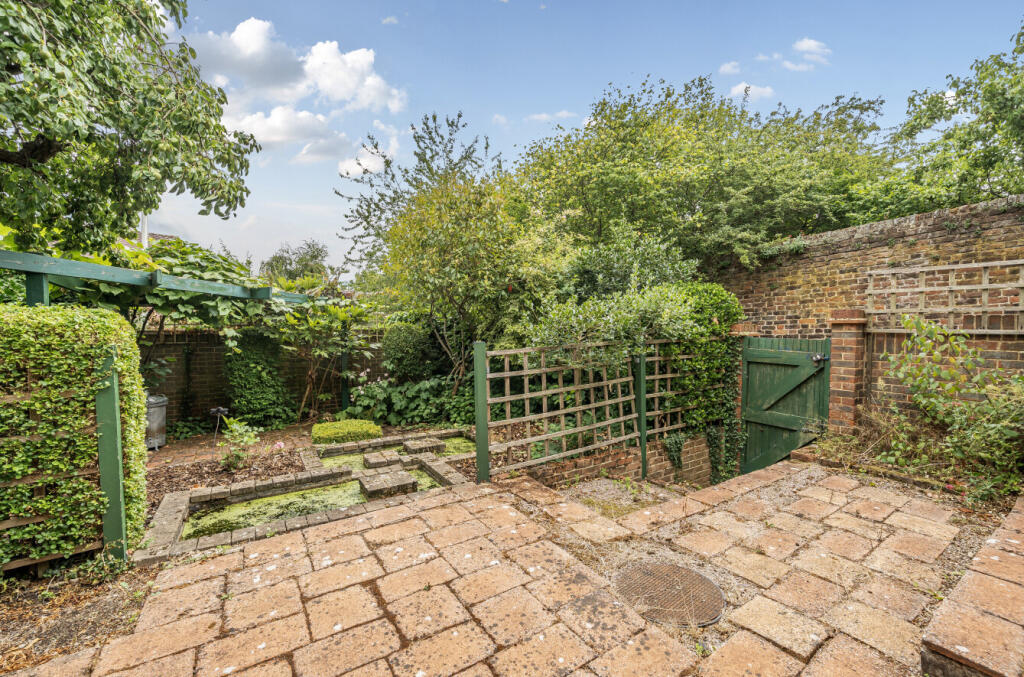 1328796-4-687fb6d...