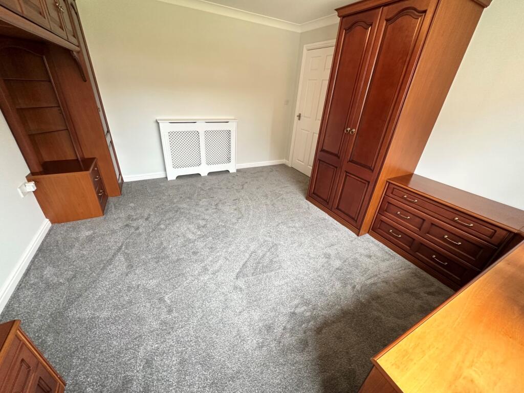 Master bedroom (2)