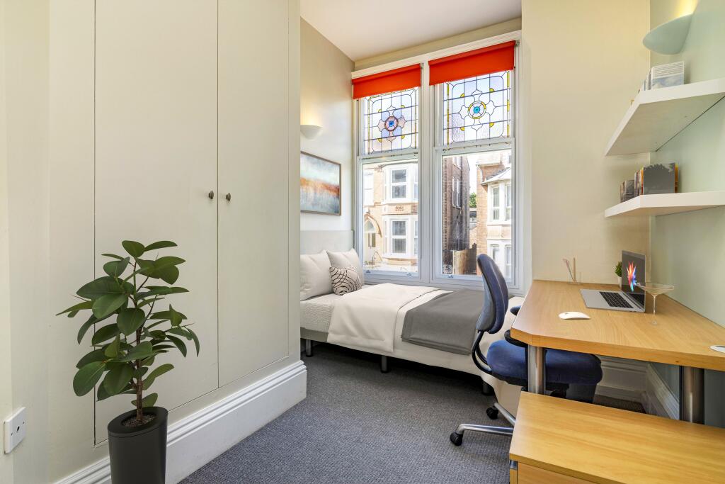 Flat 1_8SeelyRoad-be