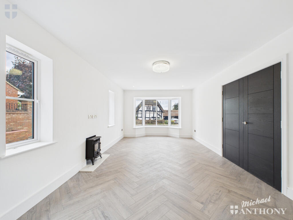 CAM02773G0-PR0337-STILL018