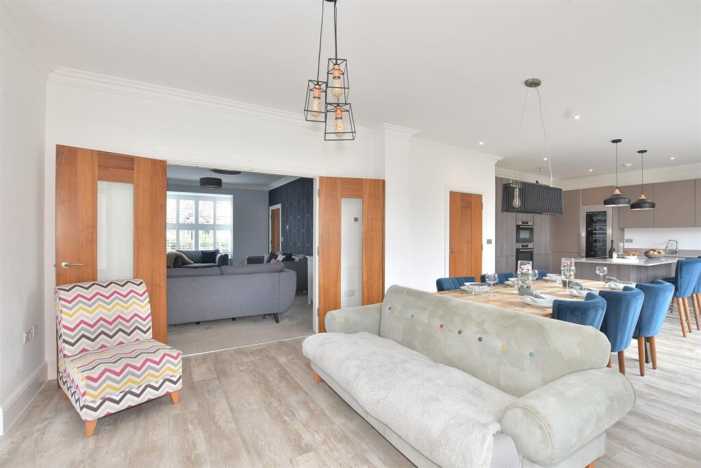 Kitchen/ Dining/ Family Room