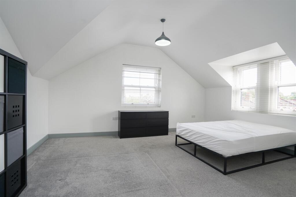 120 Shrubland Street-11.jpg