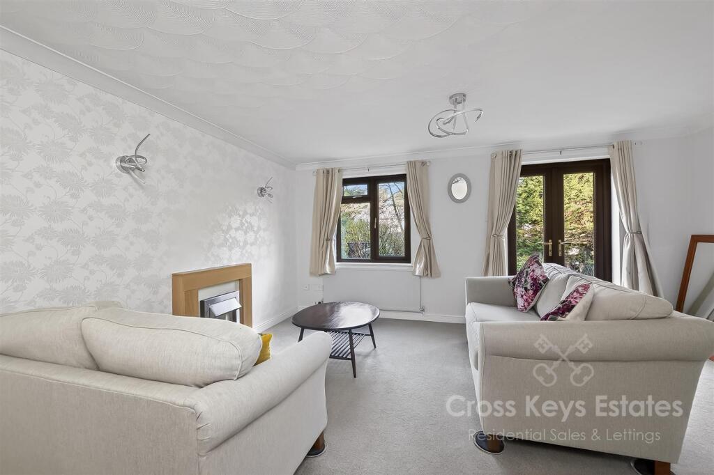 Sitting Room/Dining Room