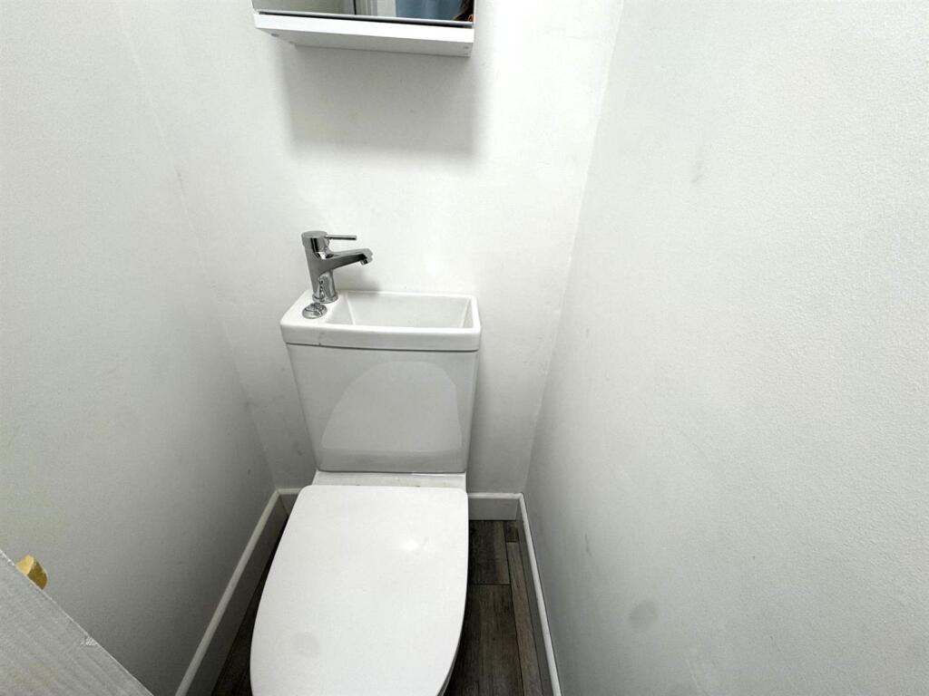 DOWNSTAIRS W/C