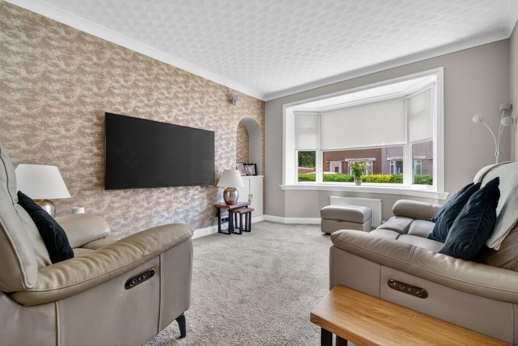 Lounge &amp; Dining room