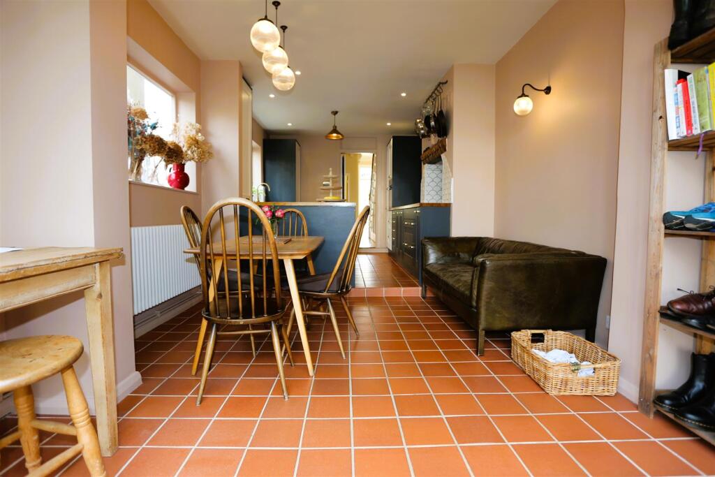 52 WALSINGHAM ROAD (46).JPG