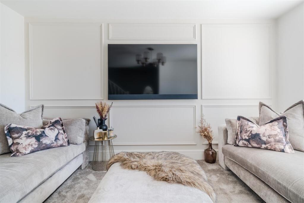 Living Room-3.jpg