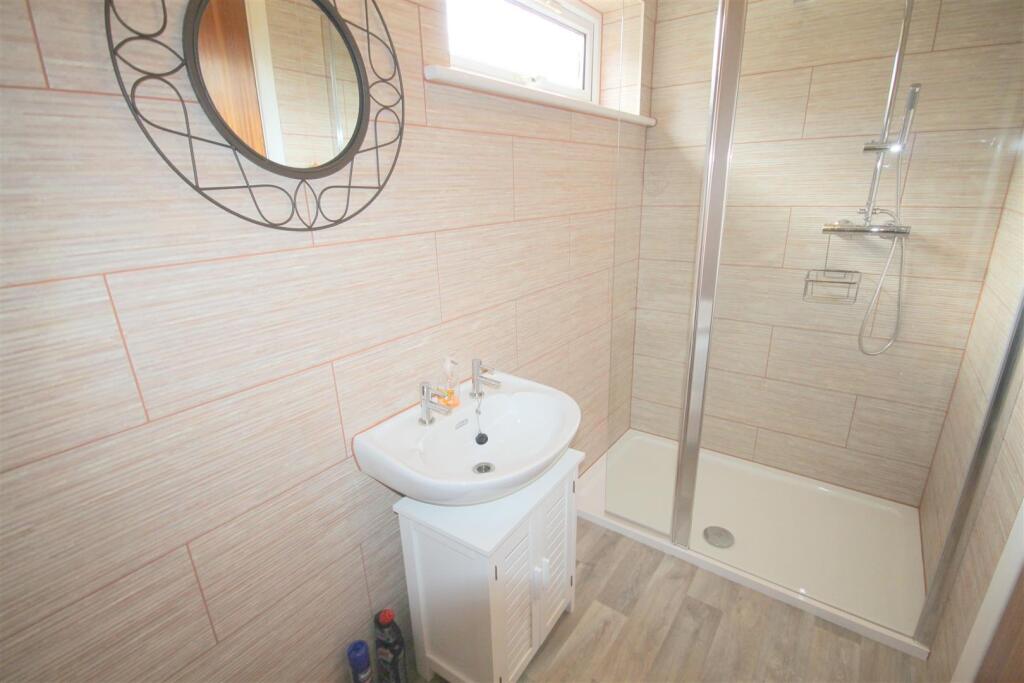 shower room best.JPG