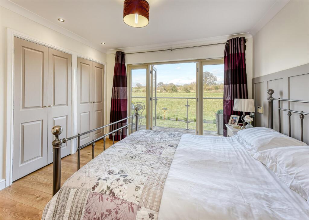 32 Post Office Road-bed1c.jpg