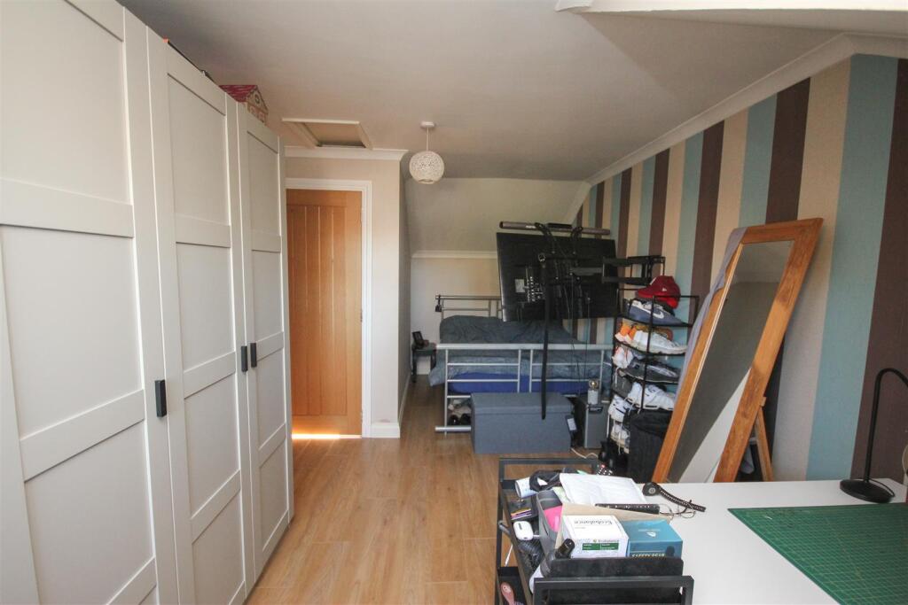 bedroom 3.JPG