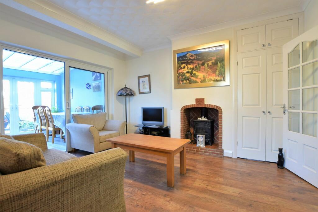 SITTING ROOM