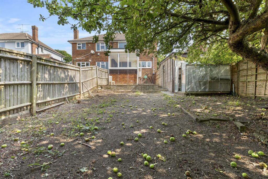 39 Terryfield Road, HP13 7RY-12.jpg
