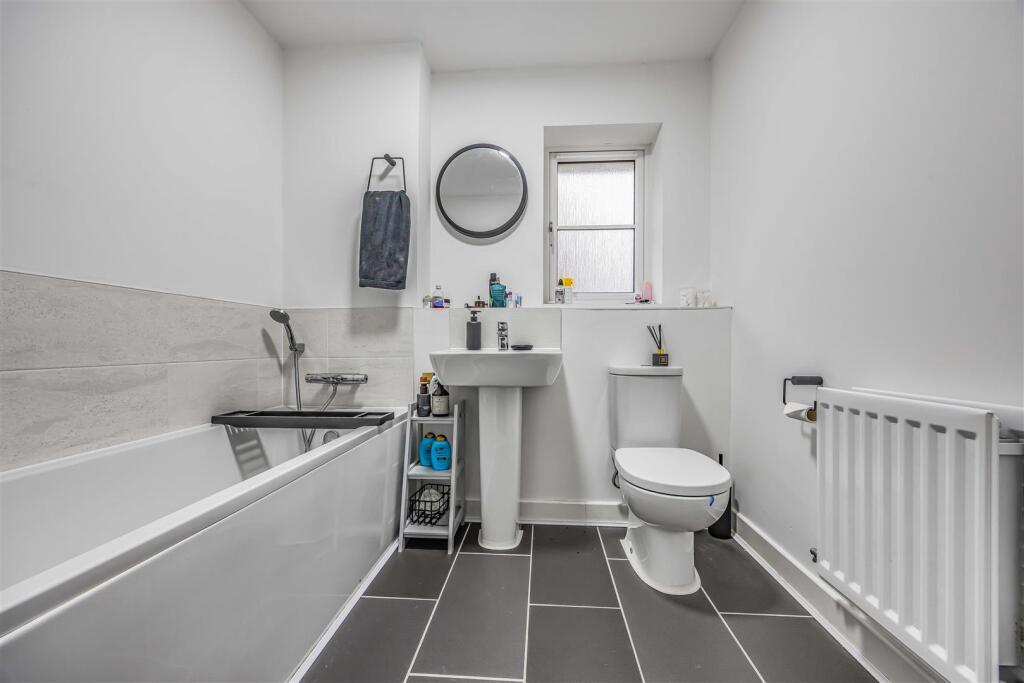 24 Coddington Grove, Waterlooville-Small-PorticoMa