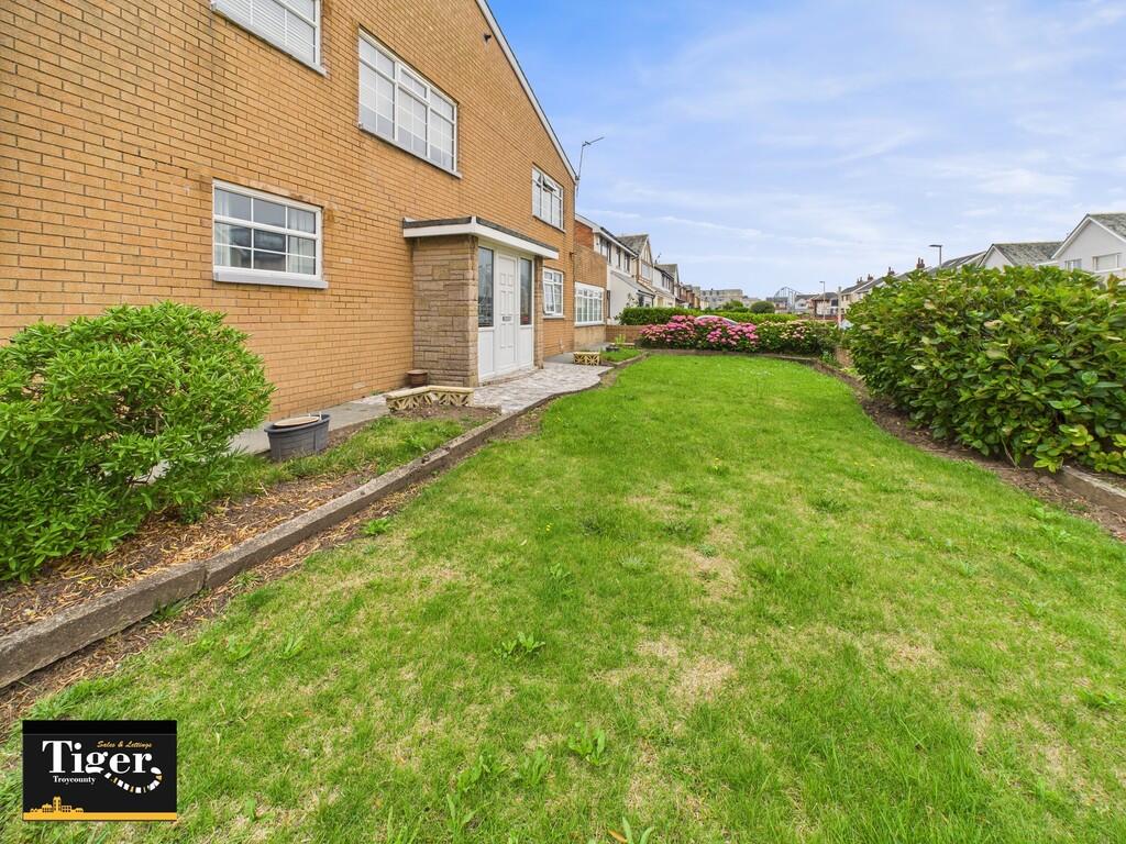 CAM02176G0-PR0611...