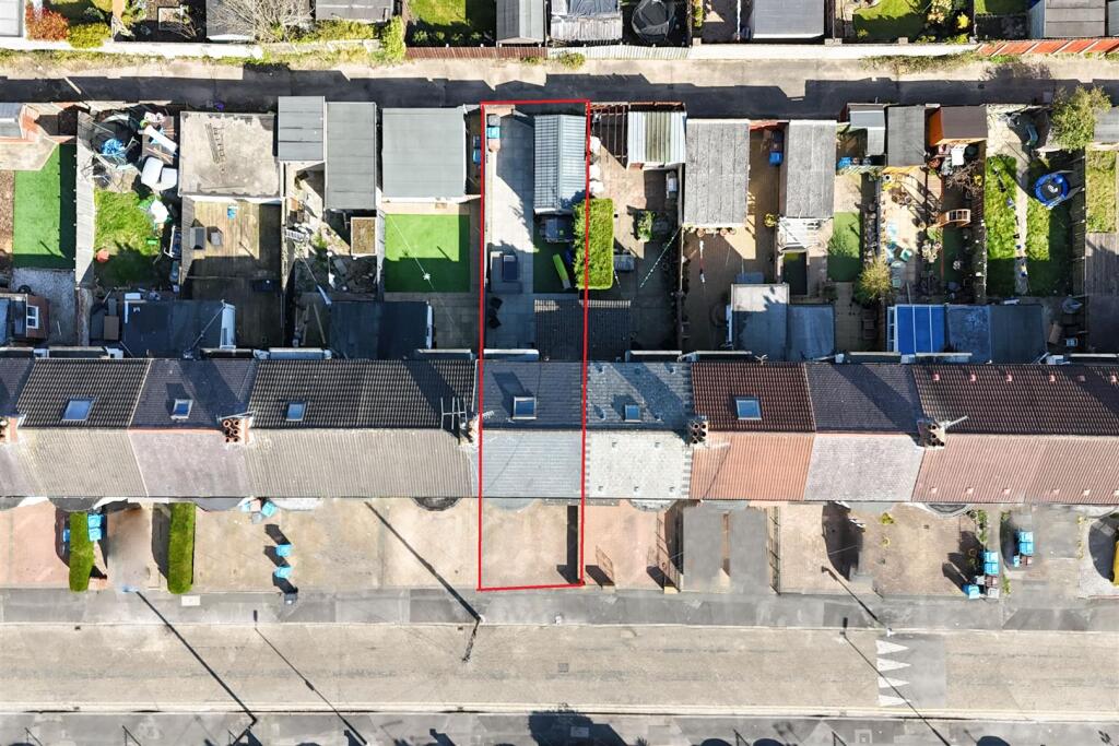 Aerial view of the property / land boundary