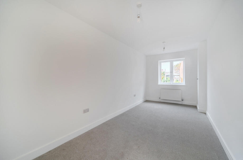 1383992-11-6925b5...