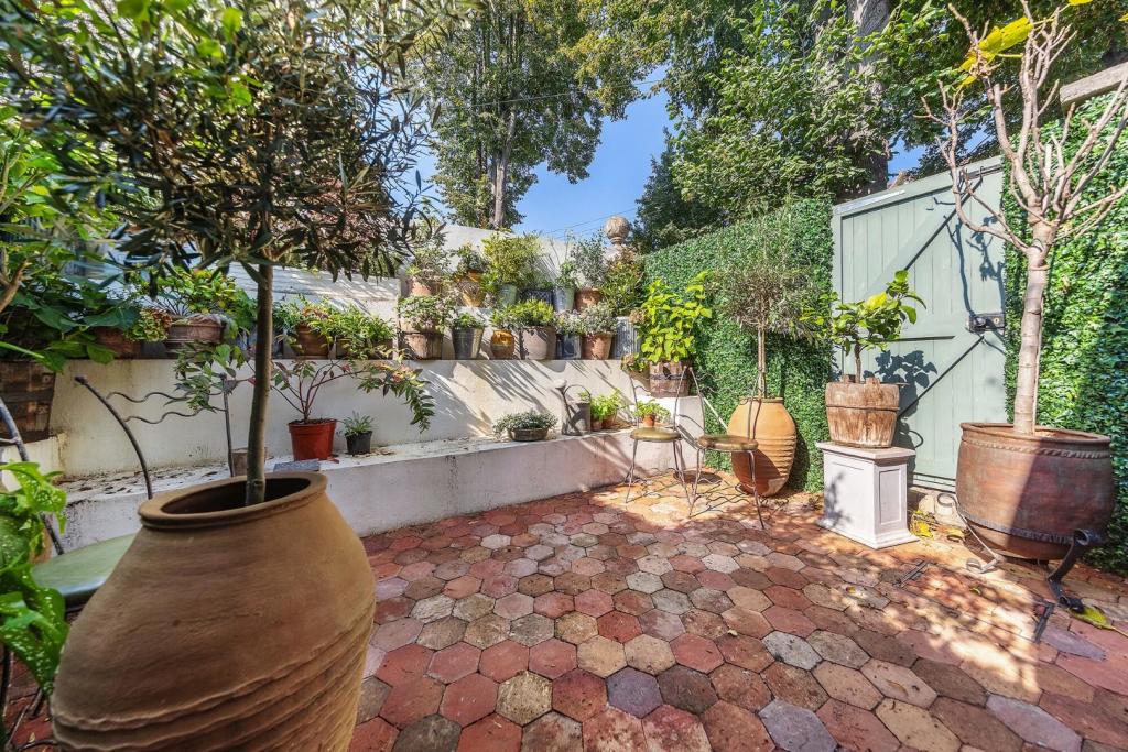 Garden (2).jpg